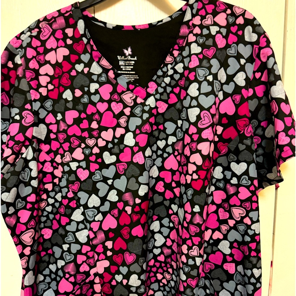 💌 willow brook 2XL valentine scrub top festive gentle used ❤️